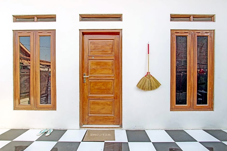 Hotel O Guest House Cemara 1 Syariah