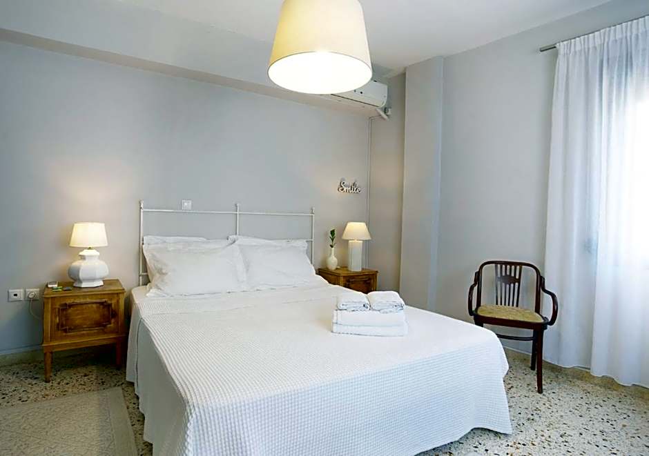 Live in Athens, PSYRRI Meet Me Here Apartments