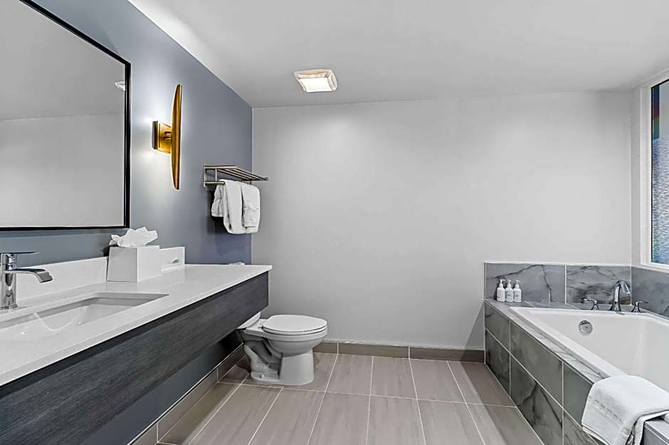 The Hourglass Hotel, Ascend Hotel Collection