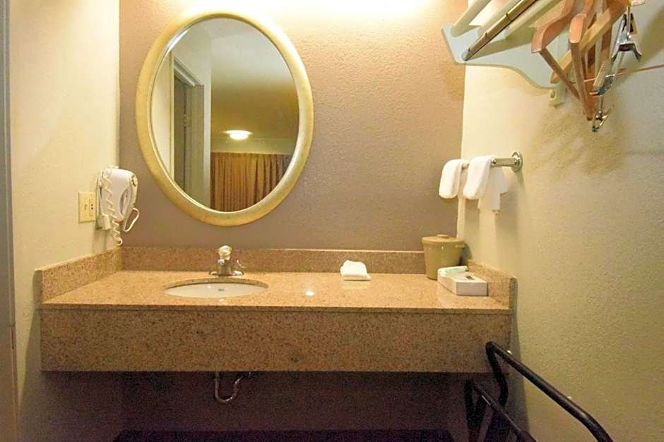 Red Roof Inn Buffalo - Hamburg/ I-90