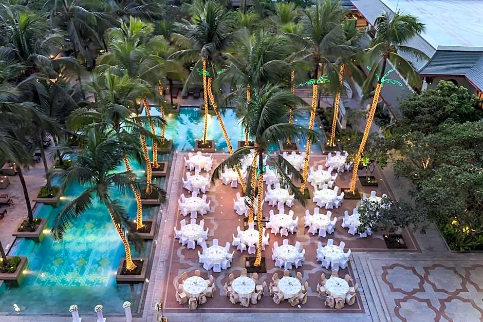 Chatrium Hotel Royal Lake Yangon