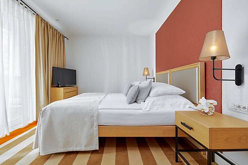 Crowne Plaza Budva by IHG