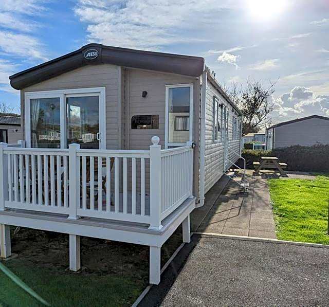 PEACEFUL HOMELY Caravan IN LOVELY CUL DE SAC 1 DOG WELCOME ON REQUEST Littlesea Haven Weymouth