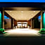 Holiday Inn and Suites Charleston West By IHG