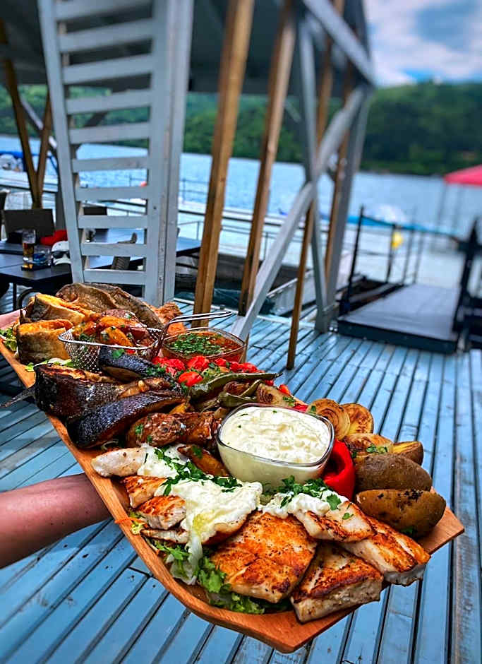 Hotel Pescarus Port Bicaz