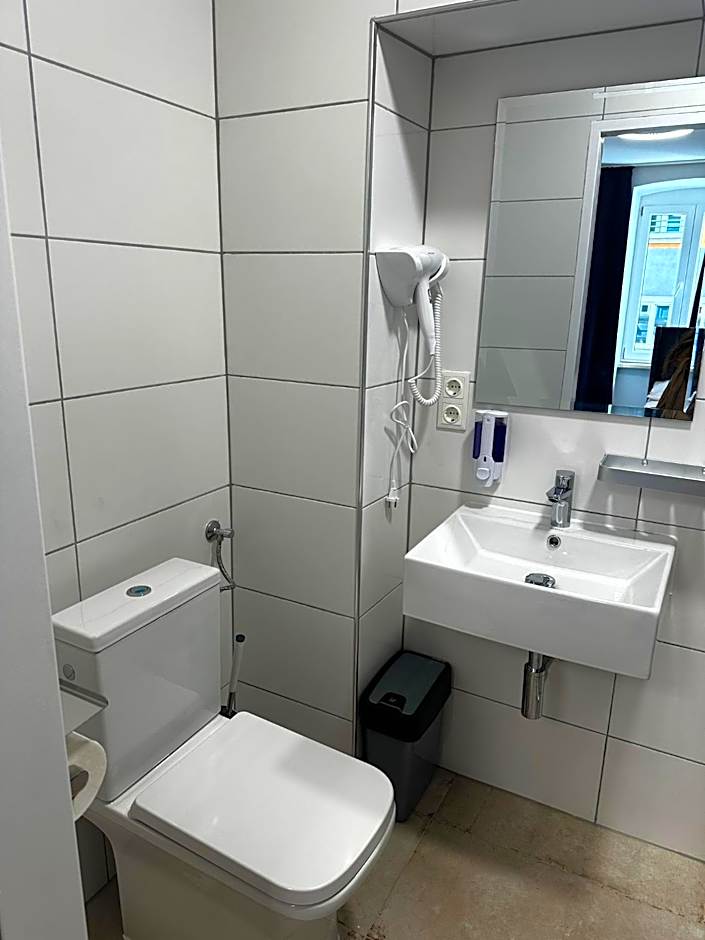 Hotel Central Linz - 24h Self-Check-in