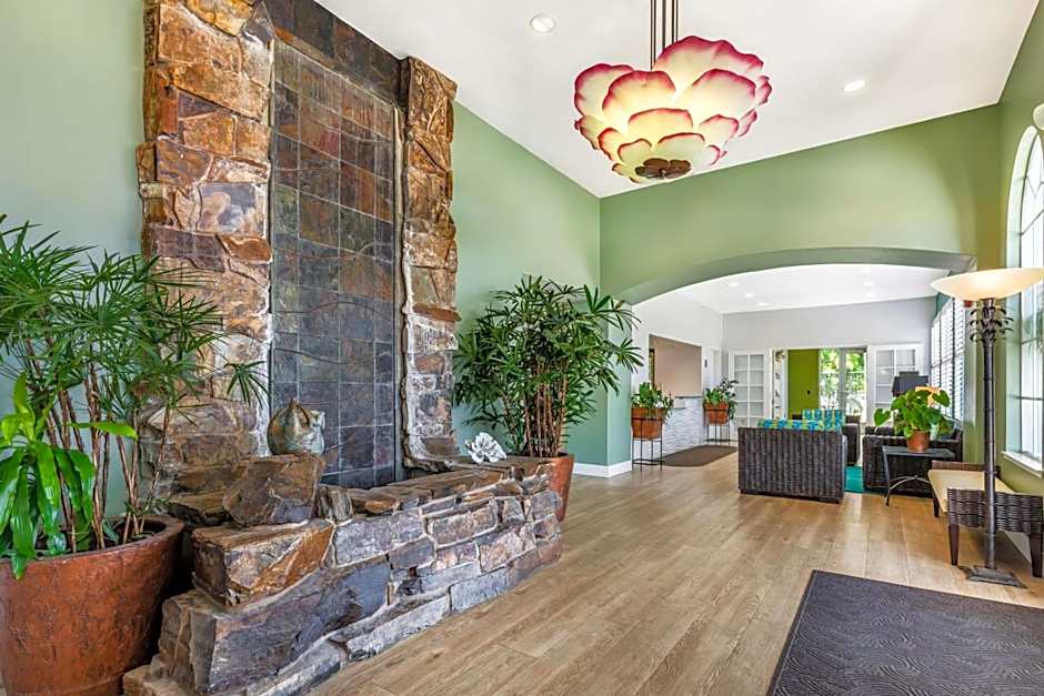 Best Western Plus Capitola By-The-Sea Inn & Suites