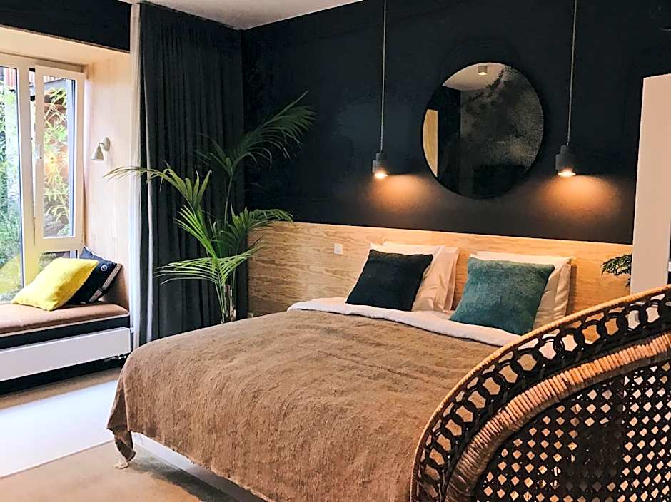 Latroupe Hotel Jardin Secret