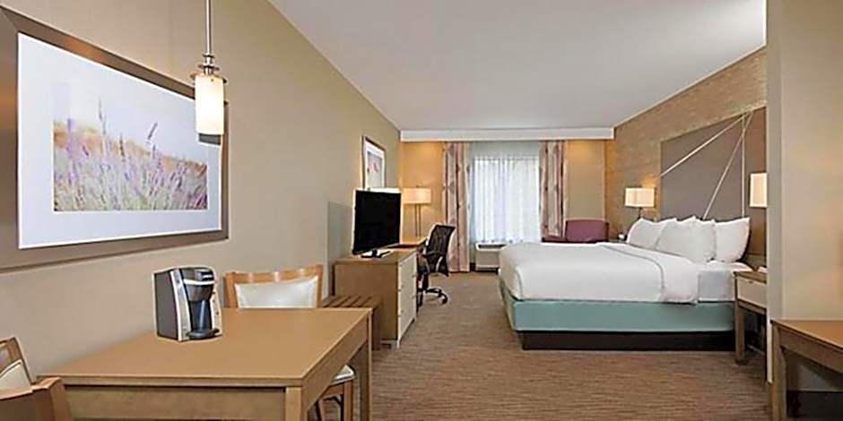 Holiday Inn Express & Suites Harrisburg S - New Cumberland By IHG