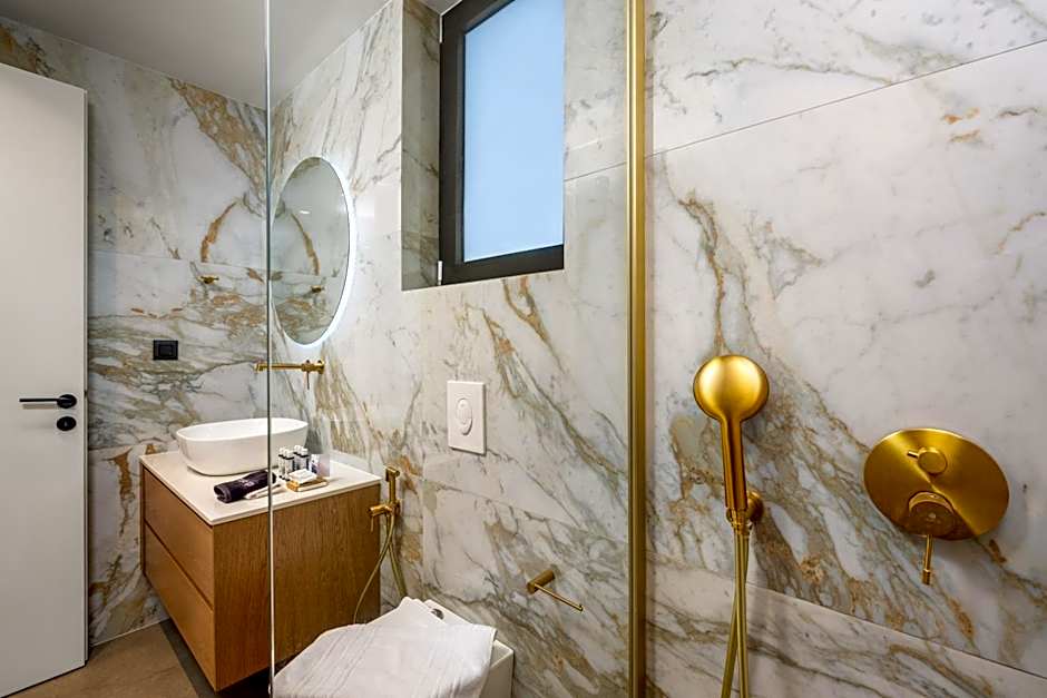Monarco Executive Rooms