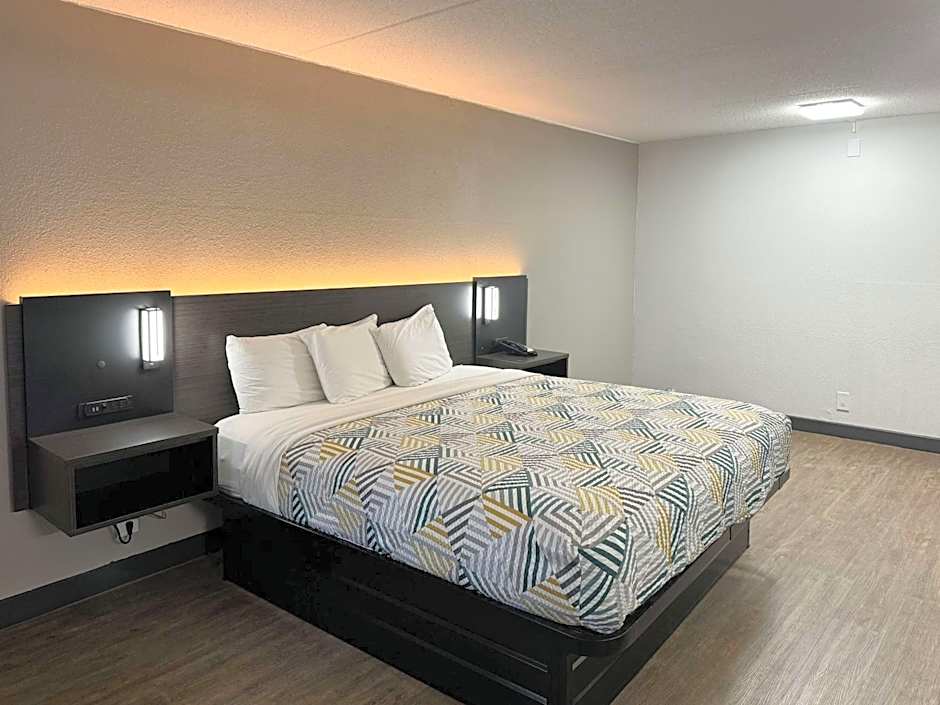 Motel 6 Huntsville AL University Dr.