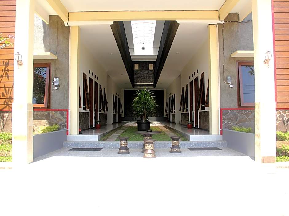 Baliku Guest House – Malang, MO