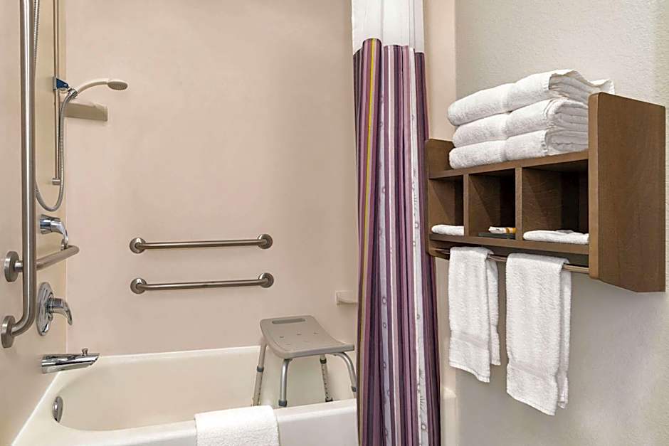 La Quinta Inn & Suites by Wyndham Rapid City