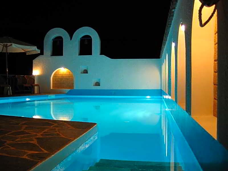 Kerame Hotel & Studios