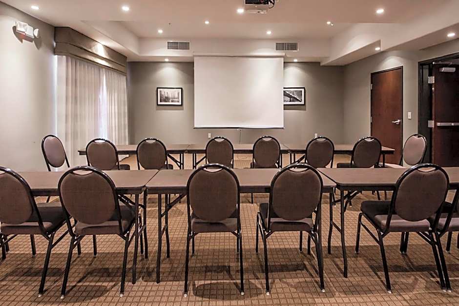 Sleep Inn & Suites Hennessey