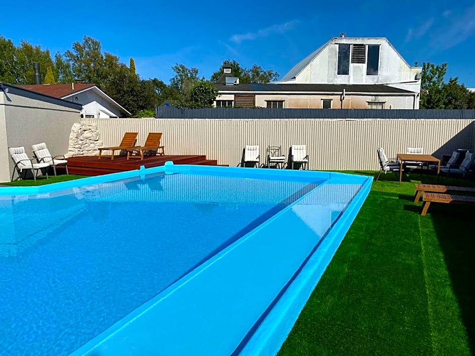 Grove Park Motor Lodge