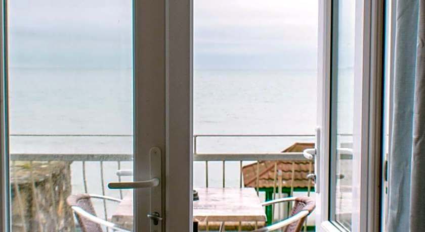 OYO Shanklin Beach Hotel