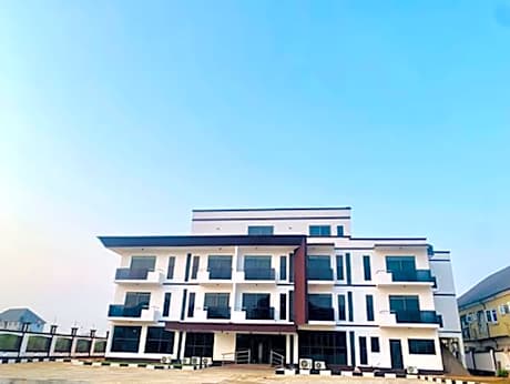 Slavan Suites & Apartments 