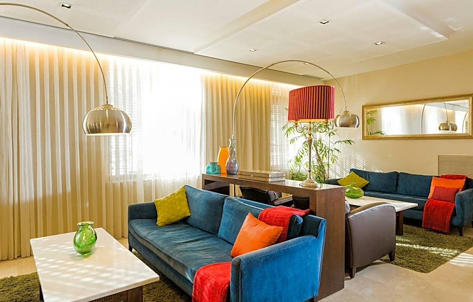 Prima Royale Hotel