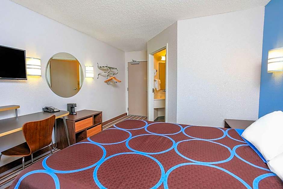 Super 8 by Wyndham Sault Ste. Marie