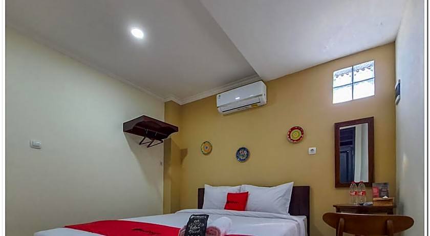 Reddoorz Syariah near Solo Square Mall