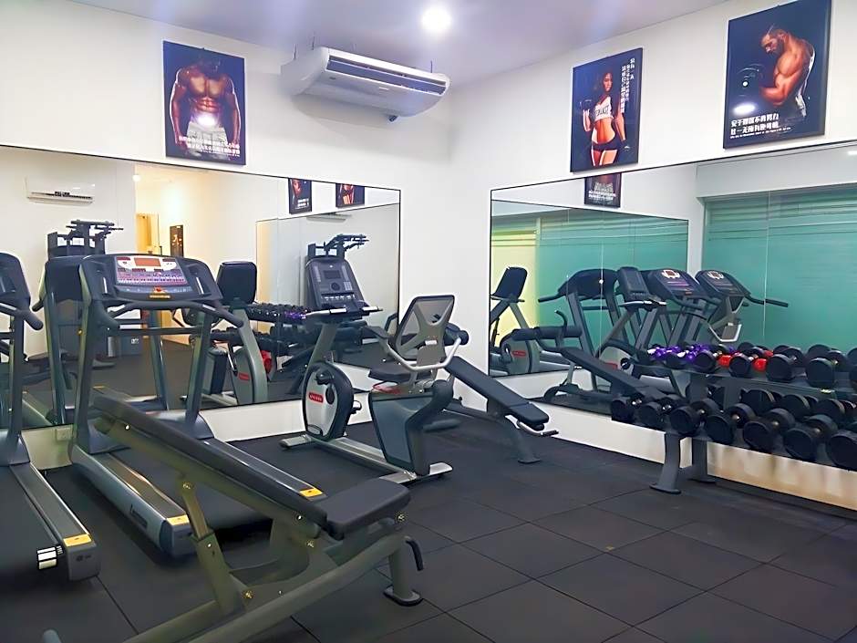 Greens Hotel & Suites