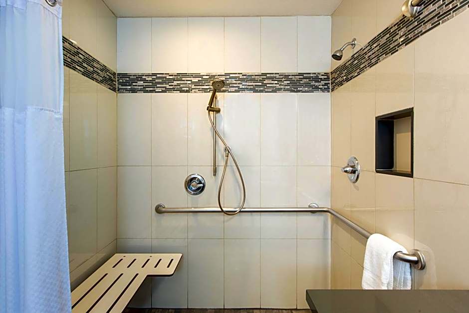 Days Inn by Wyndham Monterey-Fisherman's Wharf Aquarium