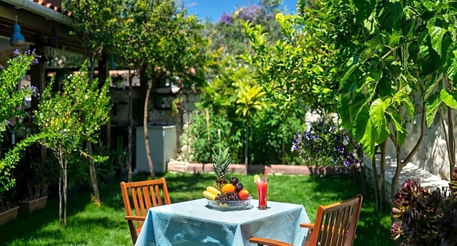 Flores Hotel Alaçatı