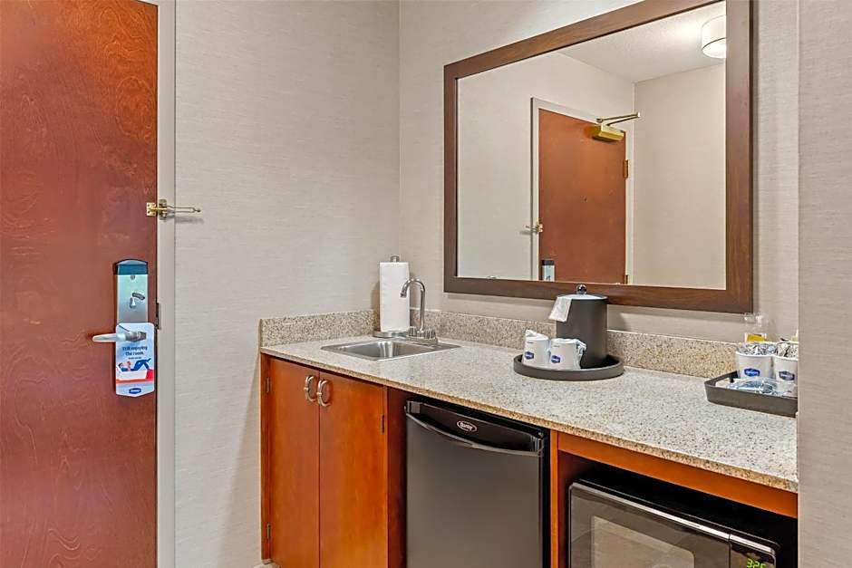 Hampton Inn By Hilton & Suites Grove City