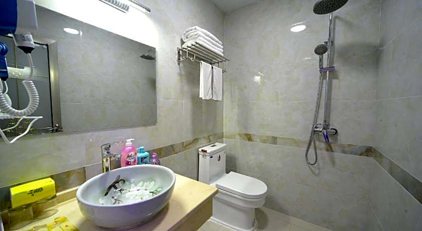 Mount Emei Moon Bay Hotel