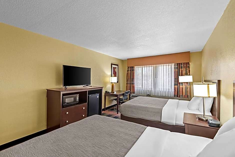 Quality Inn & Suites Des Moines Airport