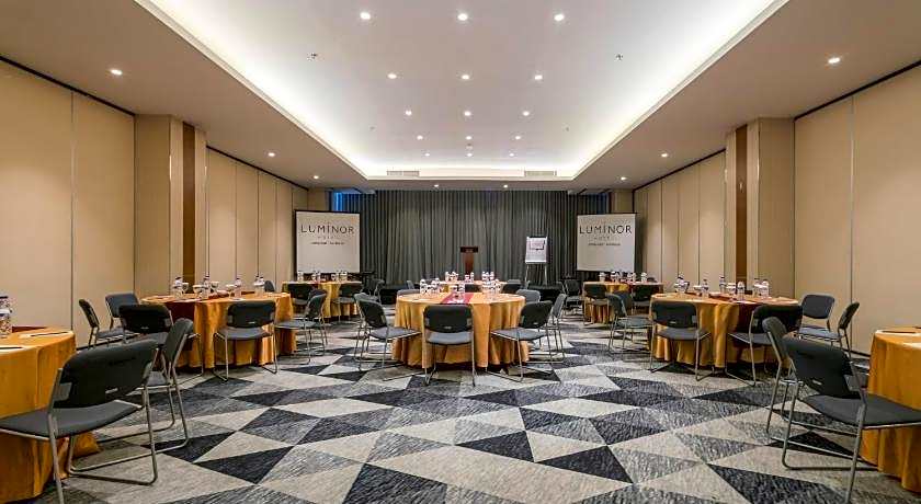 Luminor Hotel Jemursari By WH