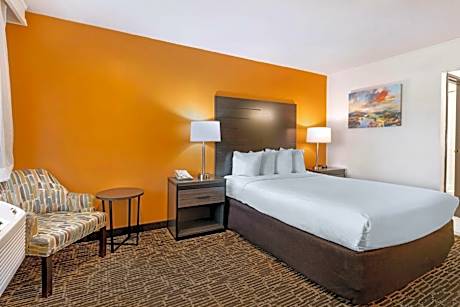 Queen Room with Sofa Bed - Non-Smoking