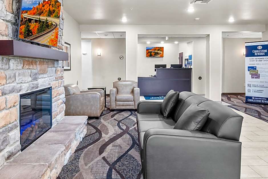 Cobblestone Hotel & Suites Denmark - Green Bay