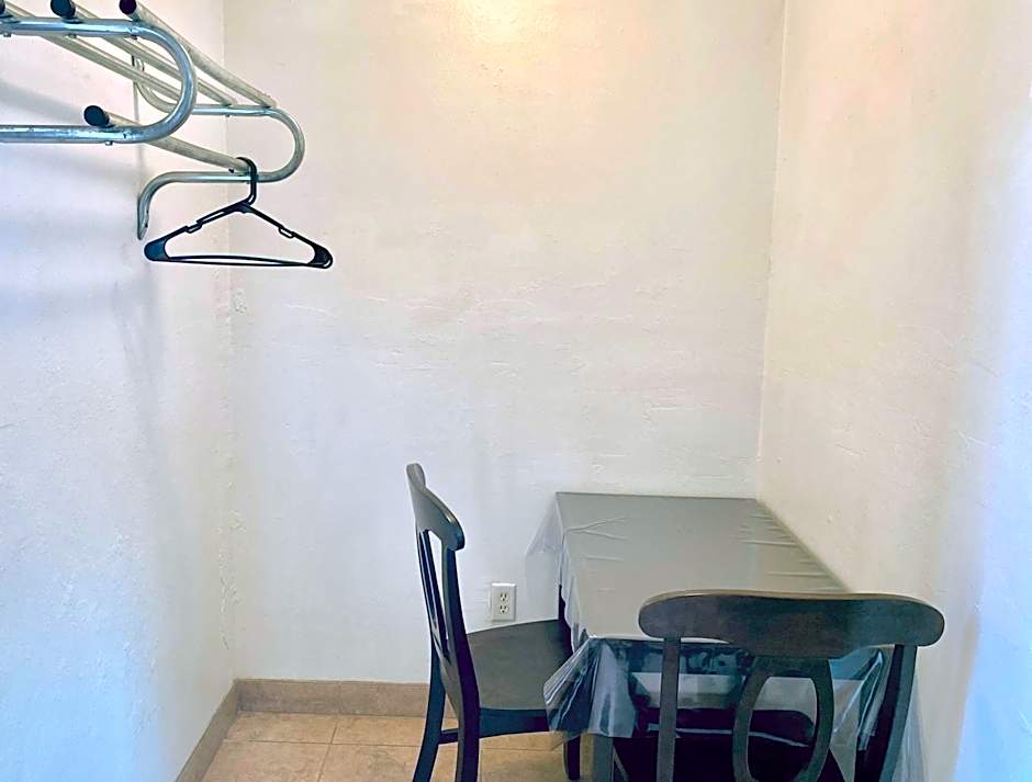 Glades Motel - Naples