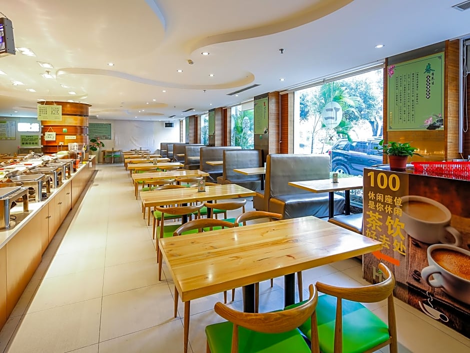 Poly Hotel