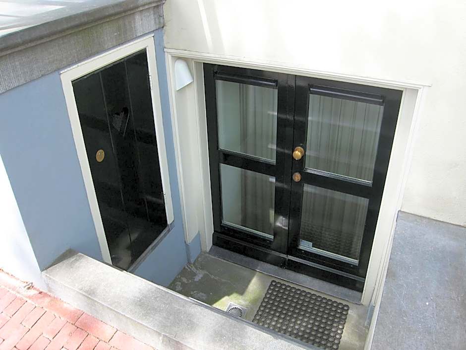 Amsterdam Canal Guest Apartment