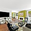 Beverly Hills Gem 1 BR Apt with Parking 218