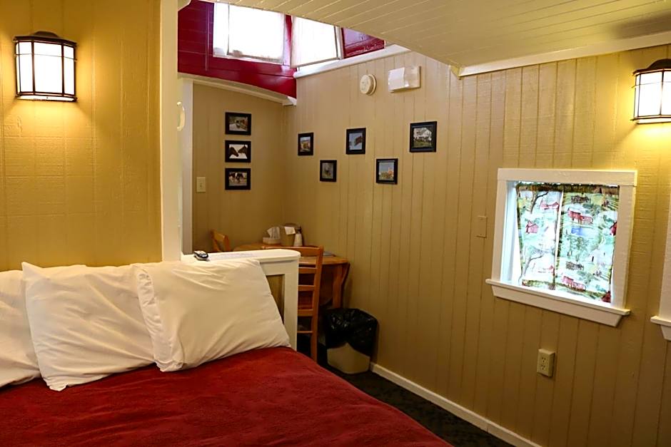 Red Caboose Motel & Restaurant
