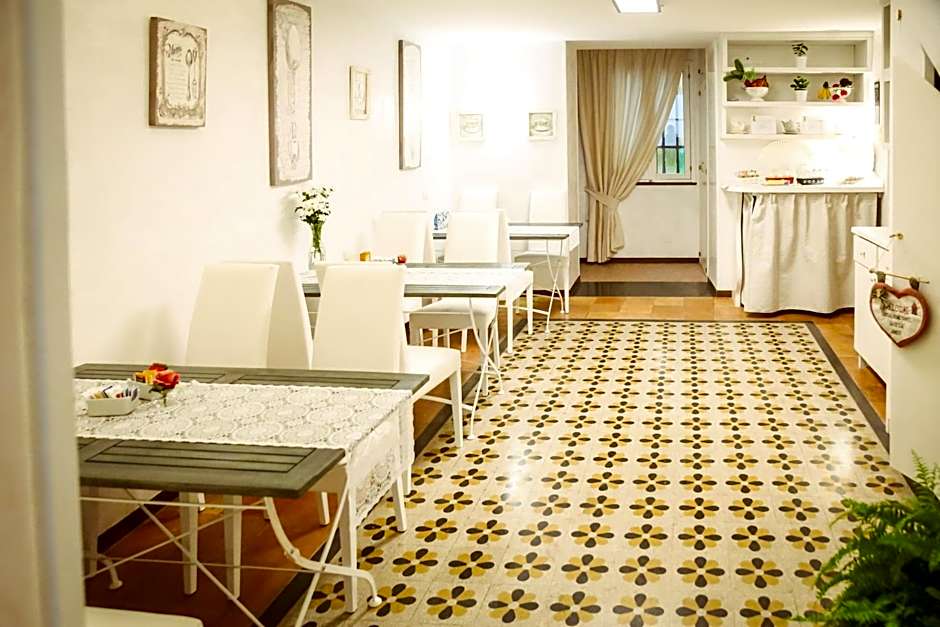 NapoliMia Boutique Hotel