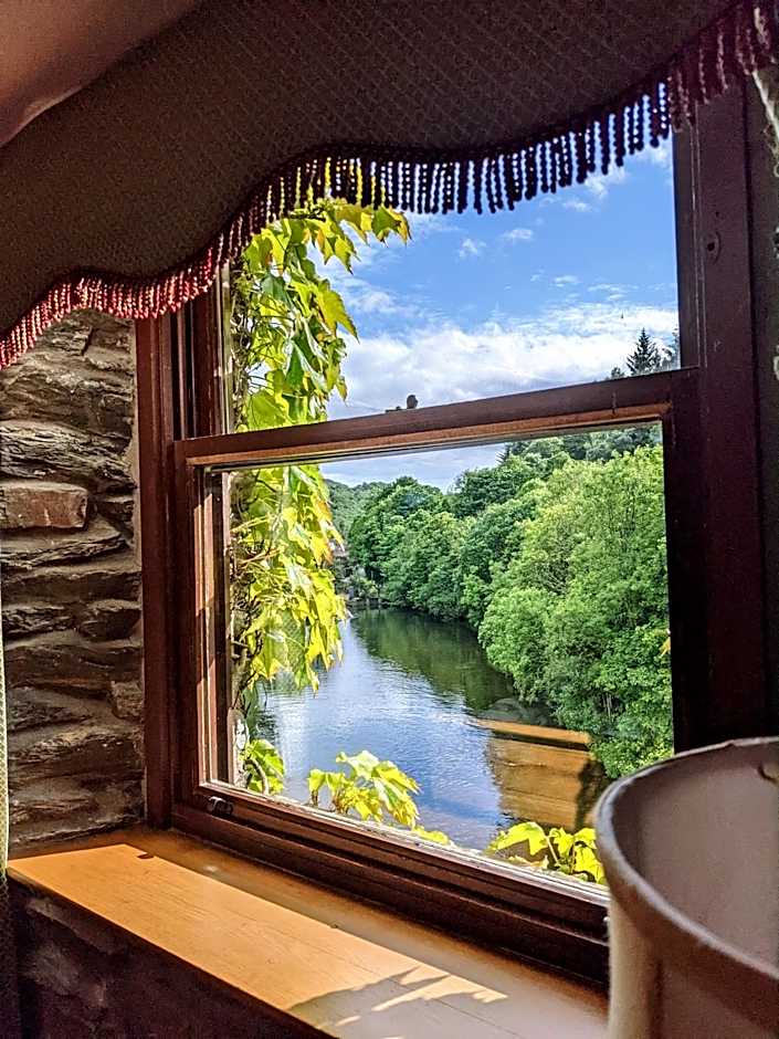 Whitewater Hotel & Spa