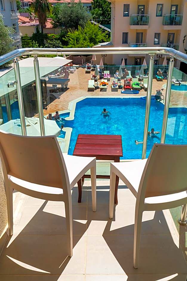 Belcehan Deluxe Hotel