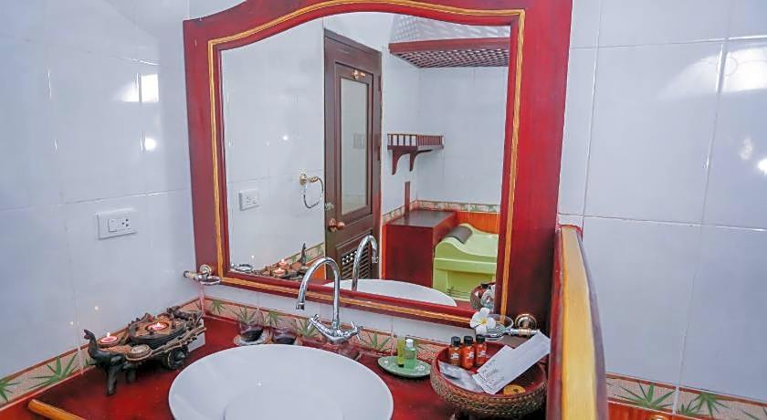 E-Outfitting VangThong Hotel