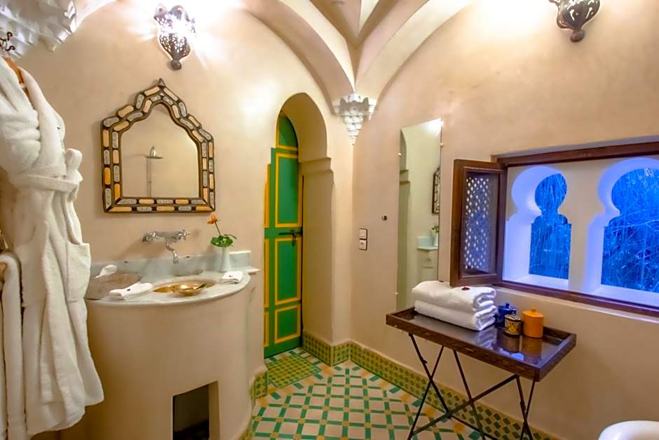 Riad Kaiss By Anika