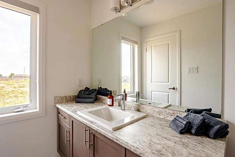 Stylish 4br Fast Wifi Sleeps 10