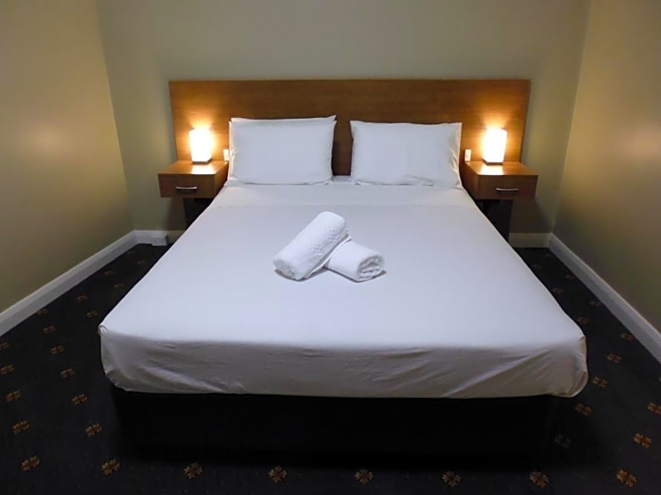 Photo 1 of 2 of Superior 1 Queen Bed