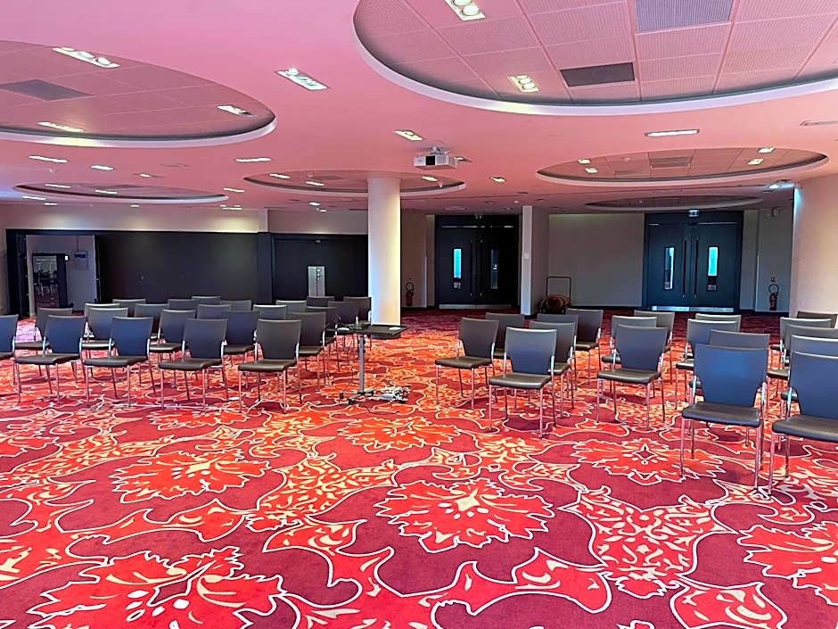 Clarion Paris CDG Airport