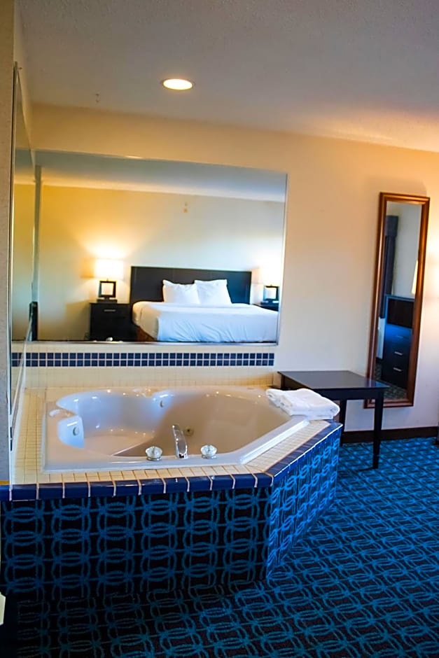 Baymont by Wyndham Howell/Brighton