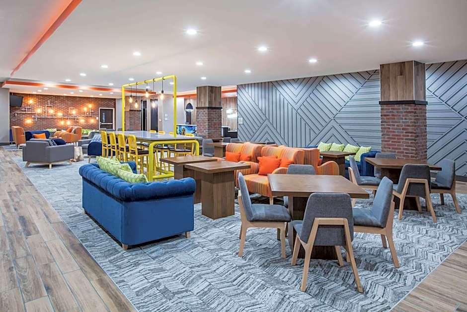 La Quinta Inn & Suites by Wyndham Owasso