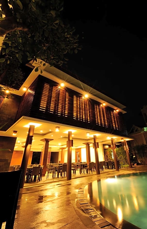 Surya Kencana Seaside Hotel